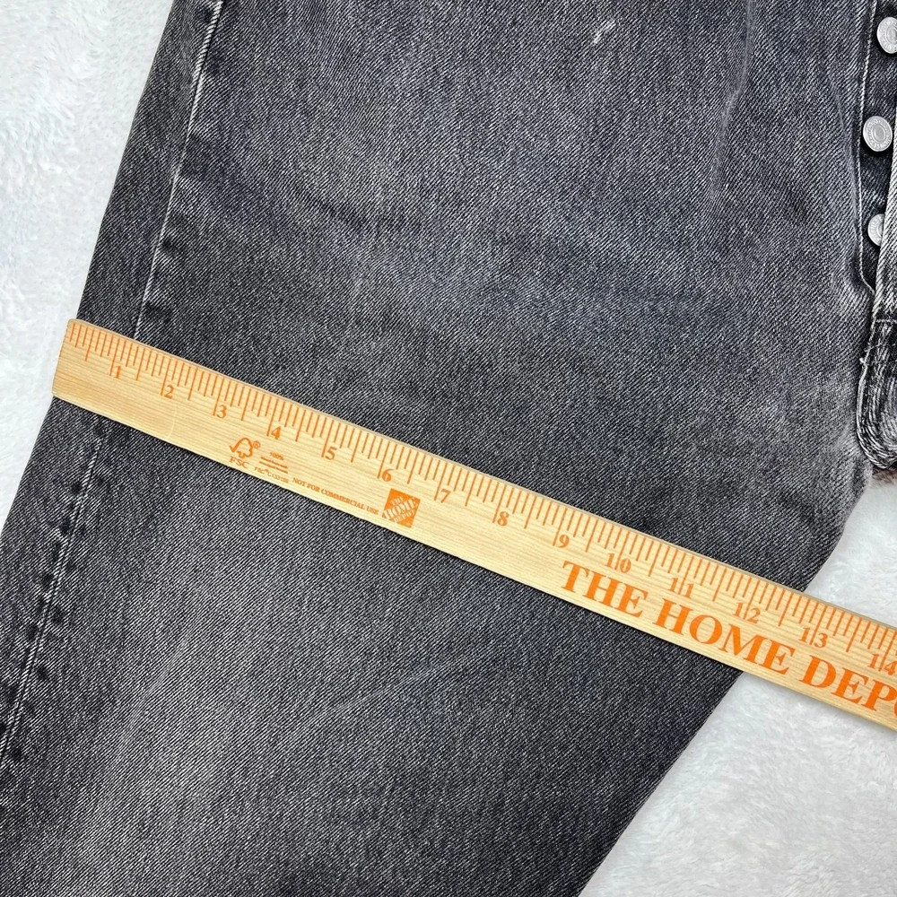 Vintage Levi's Button Fly Shorts Men's Faded‎ Black Denim Pockets Y2K - 37X15.5